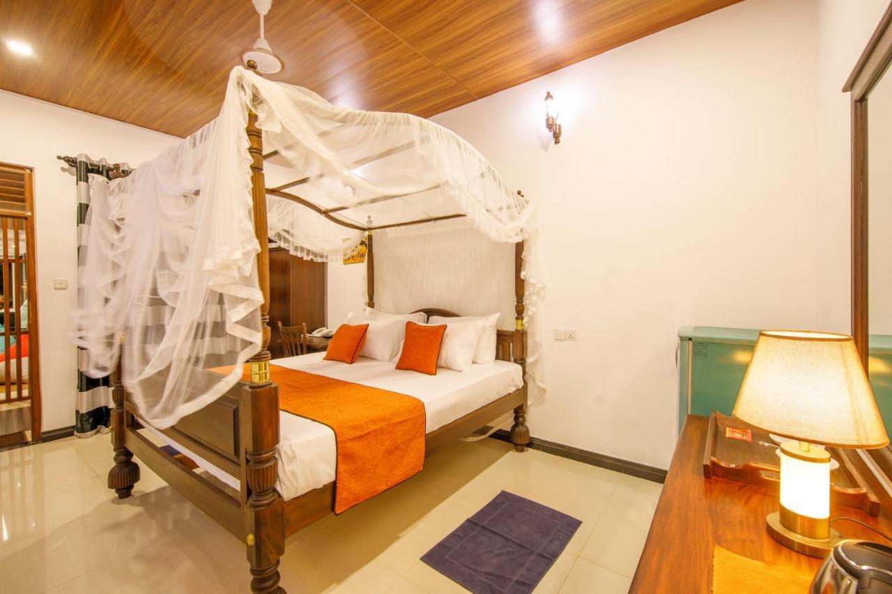 Mimoza Mirissa Bed & Breakfast Exterior photo