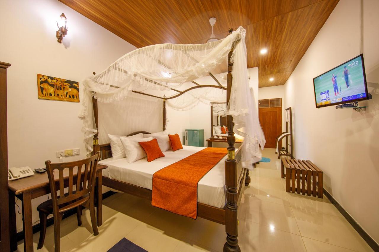 Mimoza Mirissa Bed & Breakfast Exterior photo